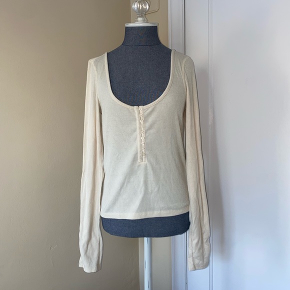 Urban Outfitters Women’s Cream Sweater Size M - Picture 7 of 15